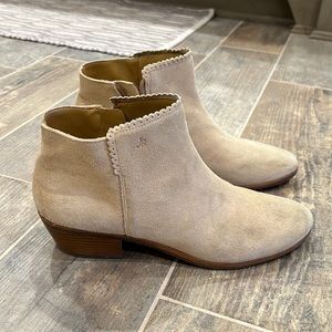 Jack Rodger 9 suede booties